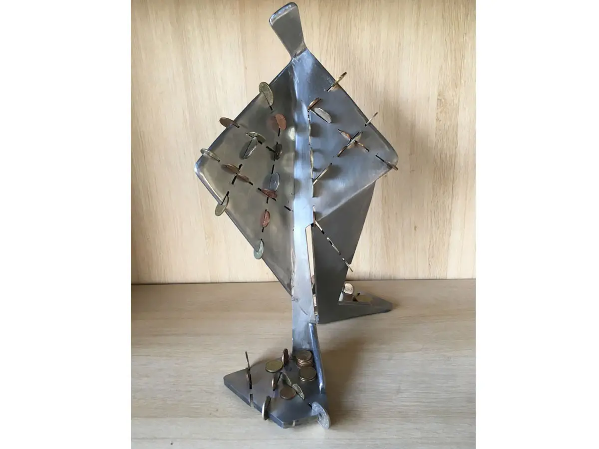 "Scrape penny" sculpture of Metal - 13