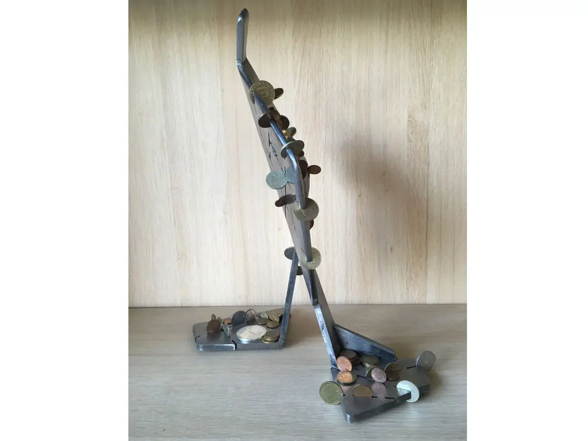 "Scrape penny" sculpture of Metal - 5