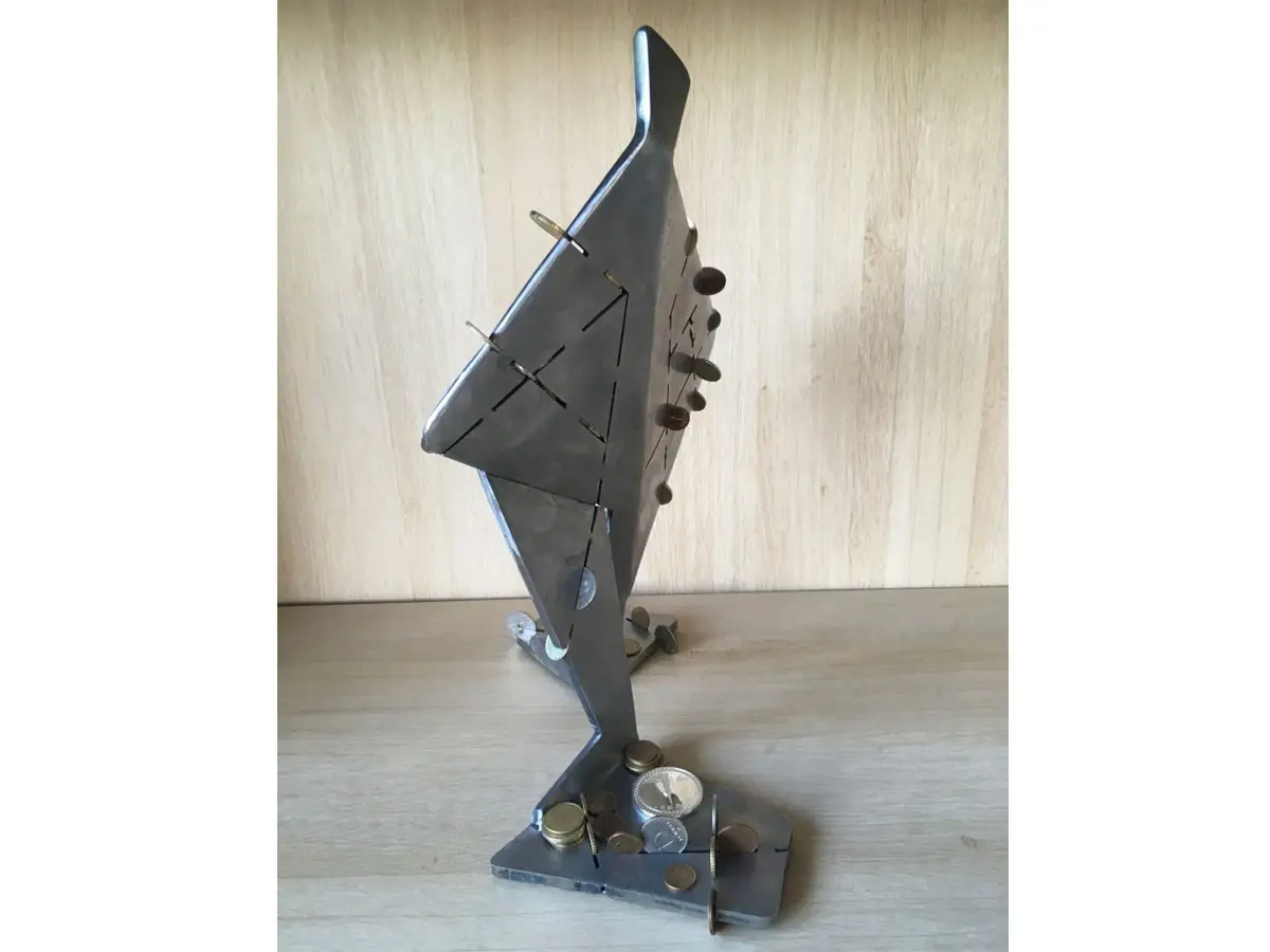 "Scrape penny" sculpture of Metal - 8