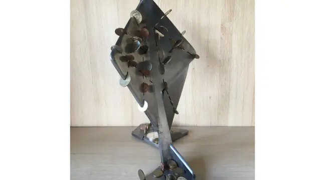 "Scrape penny" sculpture of Metal (4)